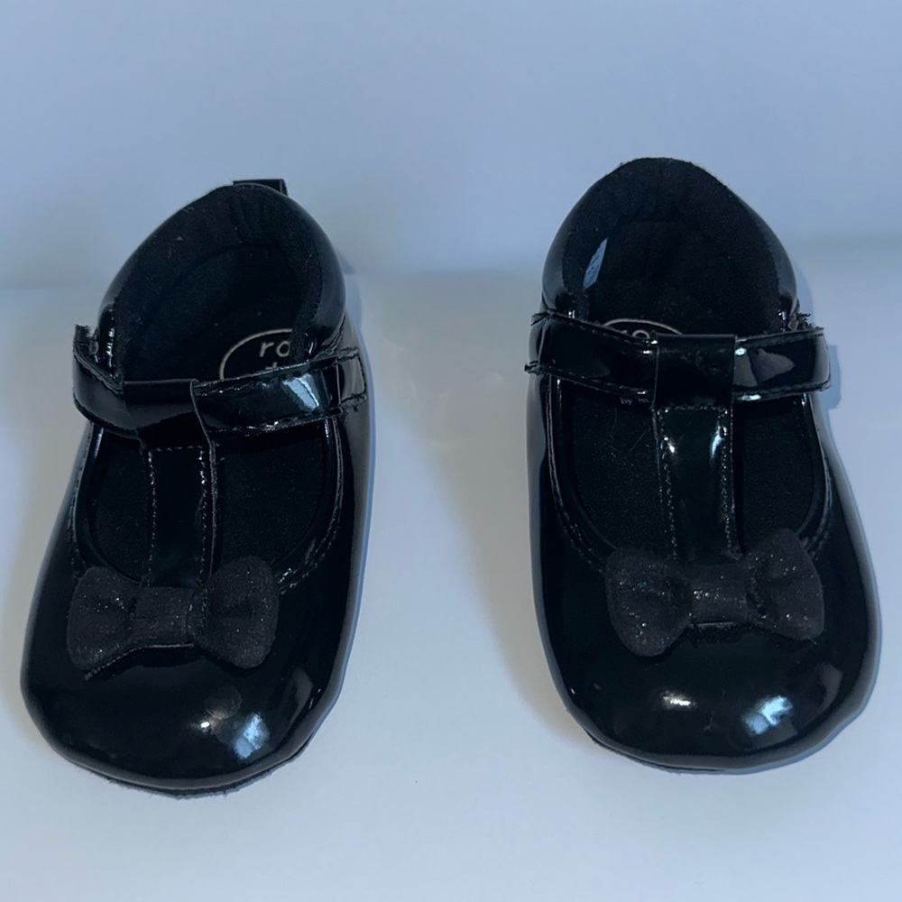 Like New Ro + Me by Robeez Black Patent Faux Leather Flats - 12-18 Months